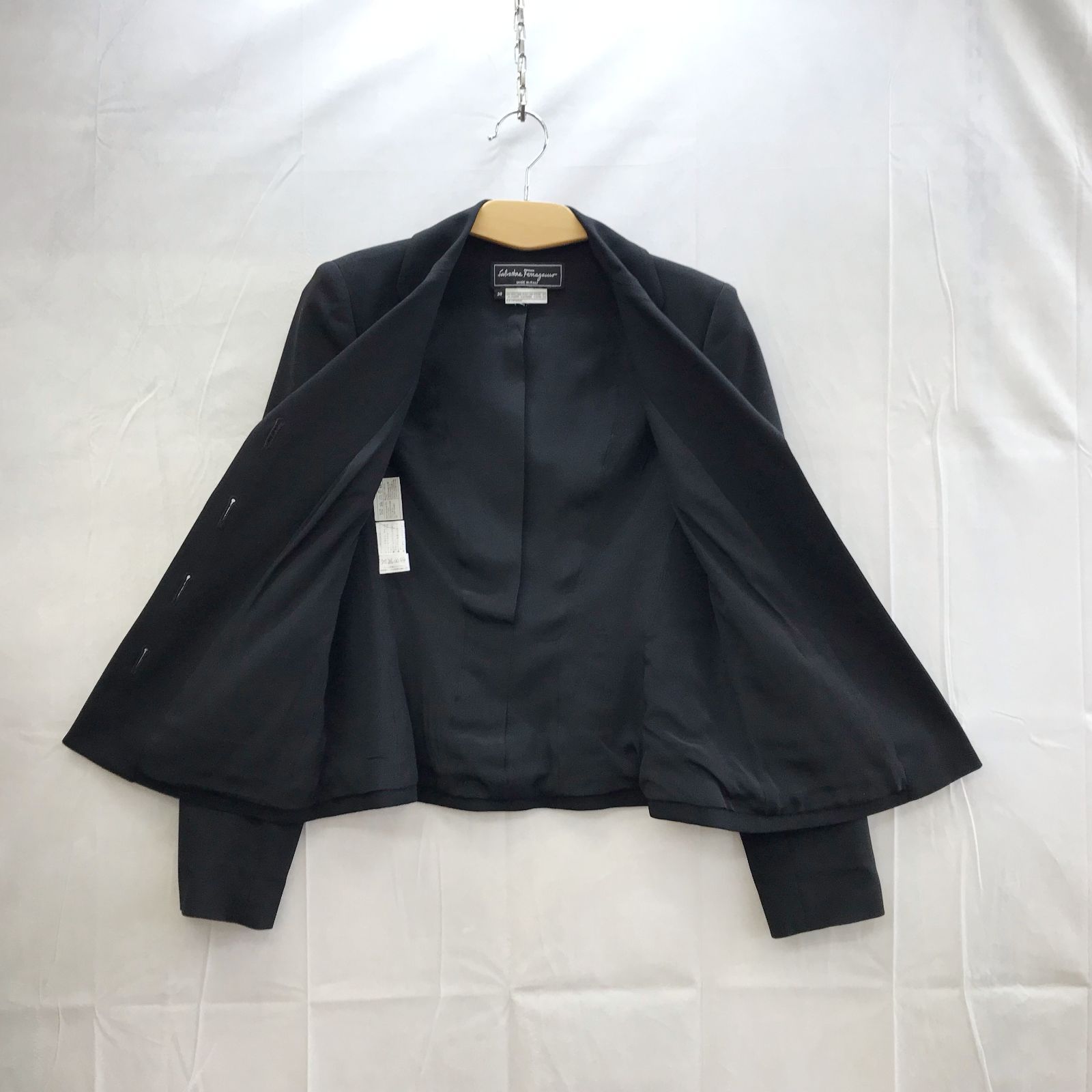 Salvatore Ferragamo フェラガモ　スカートスーツ　38 M Salvatore Ferragamo サルヴァトーレフェラガモ スカートスーツ上下