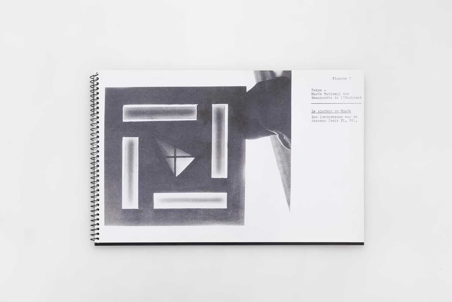 書籍 ポートフォリオ リング製本 〜 ル コルビュジエ 諸芸術の綜合 1930-1965 展