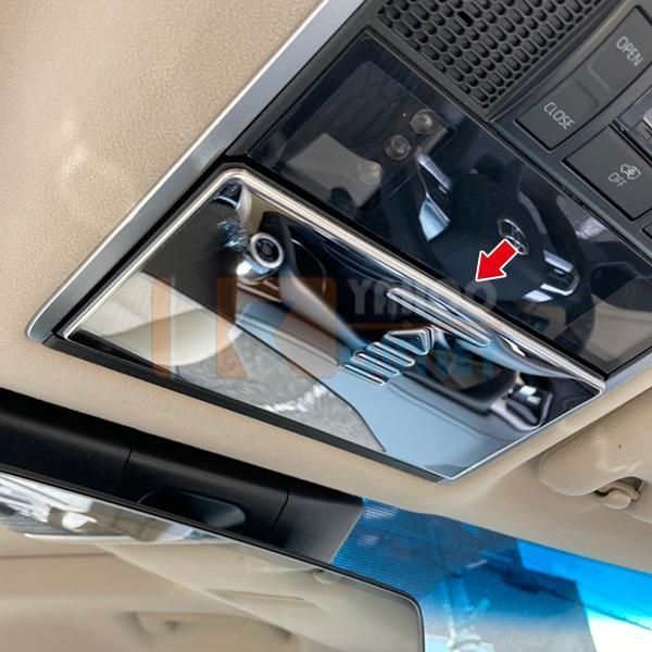 セール トヨタ ランドクルーザー 300系 2021年8月? ルームランプ