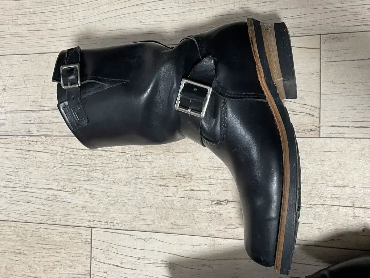 レッドウィング