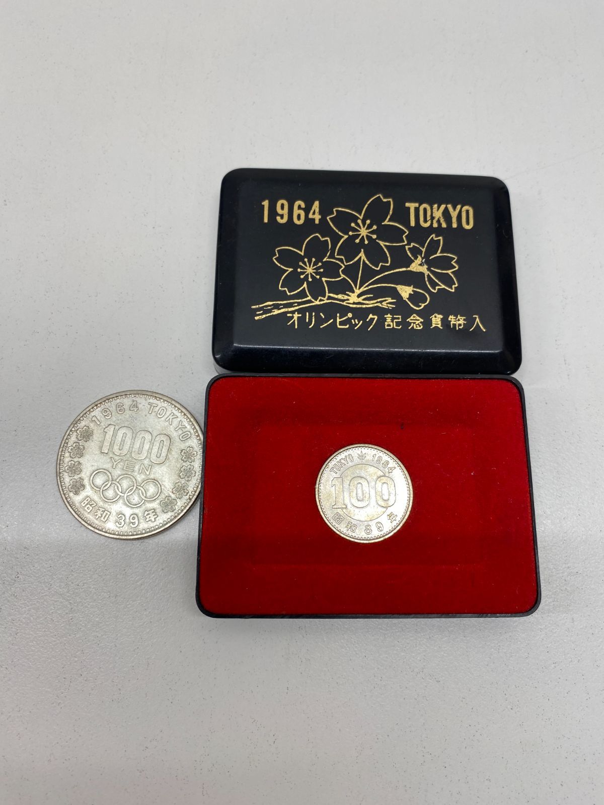 東京五輪オリンピック記念コインケース付き 管理番号-SK】1964年 東京五輪 オリンピック 1000円 100円