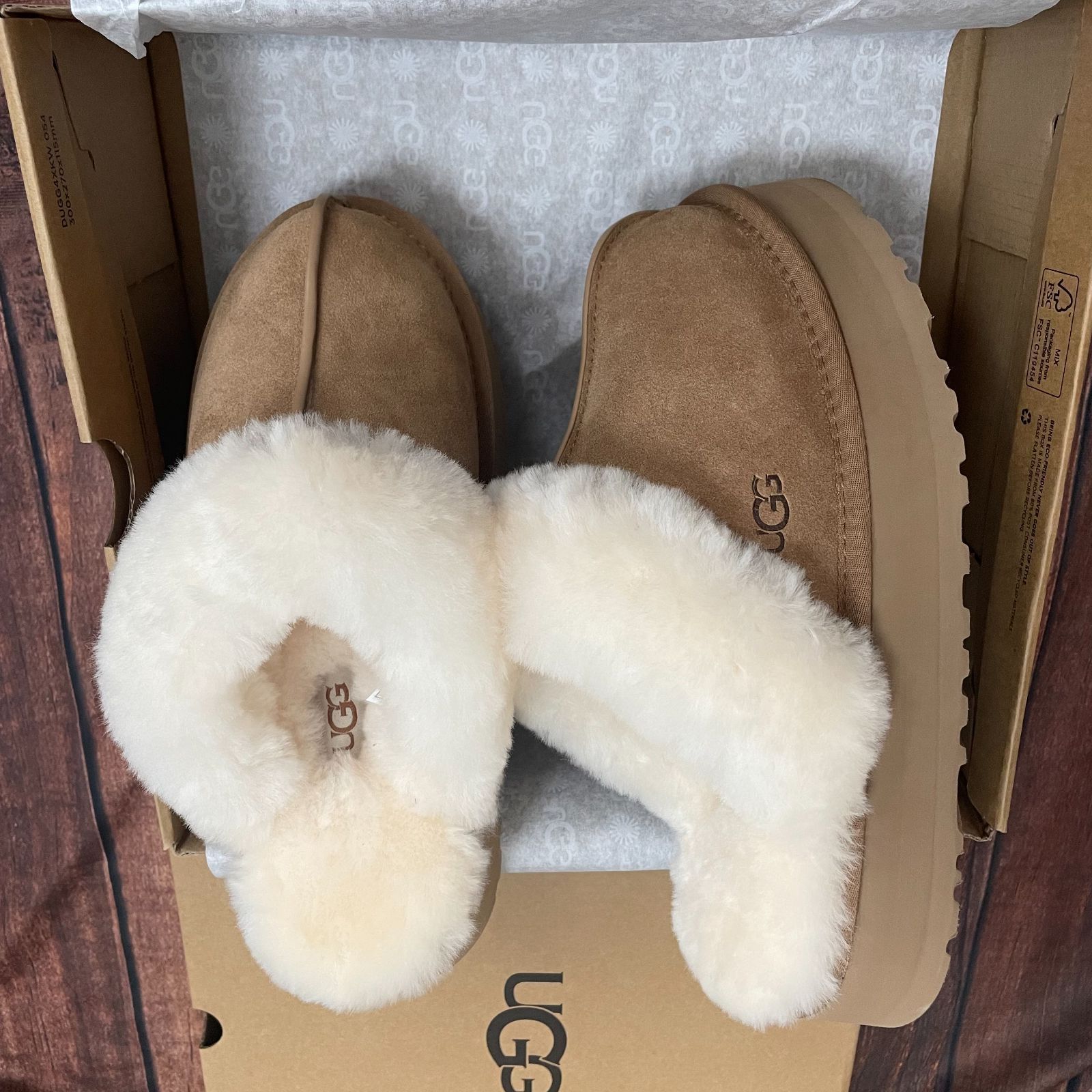 人気極美品 厚底 UGG アグ レディース ムートン スリッパ サンダル 箱