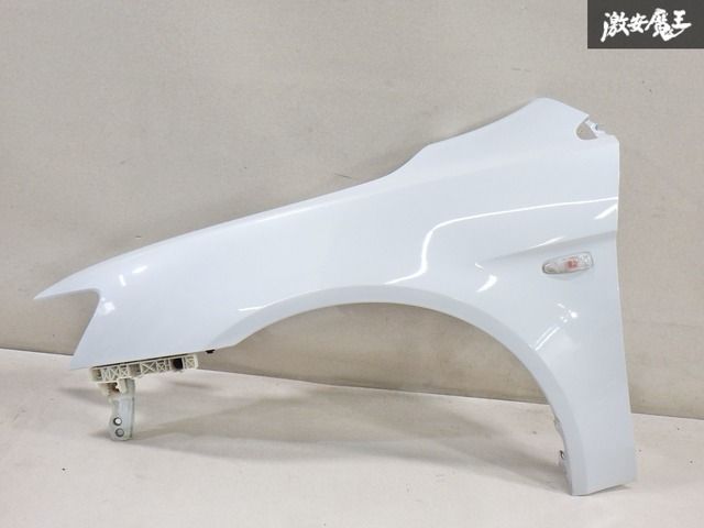 【凹み無し良品】三菱 純正  CY6A ギャラン フォルティス フロントフェンダー 左 左側 助手席側 カラー:W13 ホワイトパール 即納 棚 2F-I-2