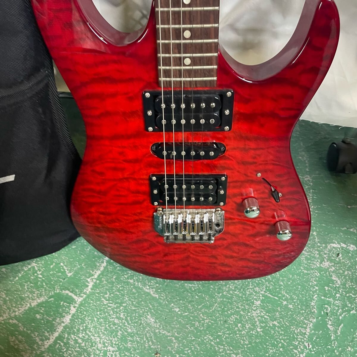 Ibanez エレキギター レッド ケース付き シリアルZX31679