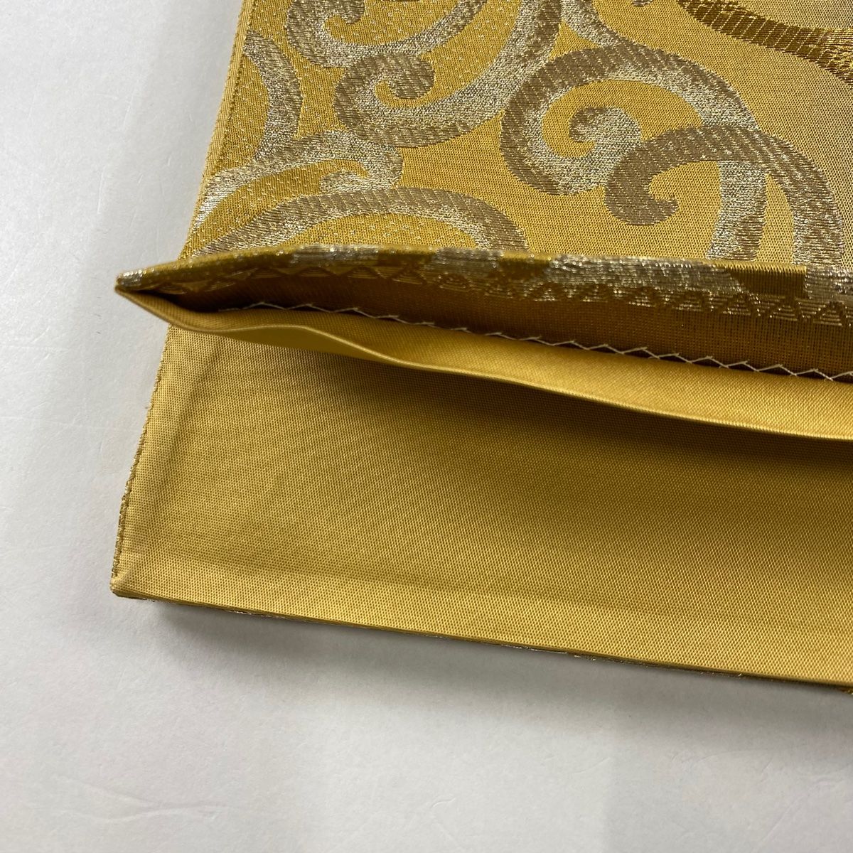 袋帯 美品 秀品 唐草 金糸 箔 黄土色 六通 正絹 【中古】 - メルカリ