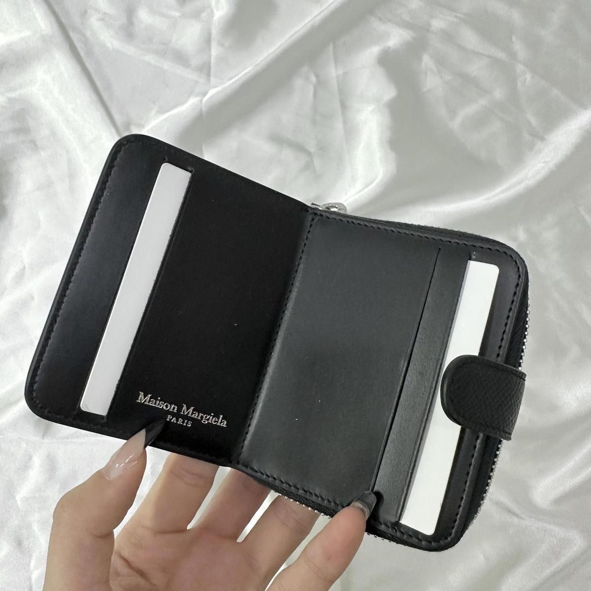 美品メゾンマルジェラ二つ折り財布小銭入れコンパクトシボ革ステッチ