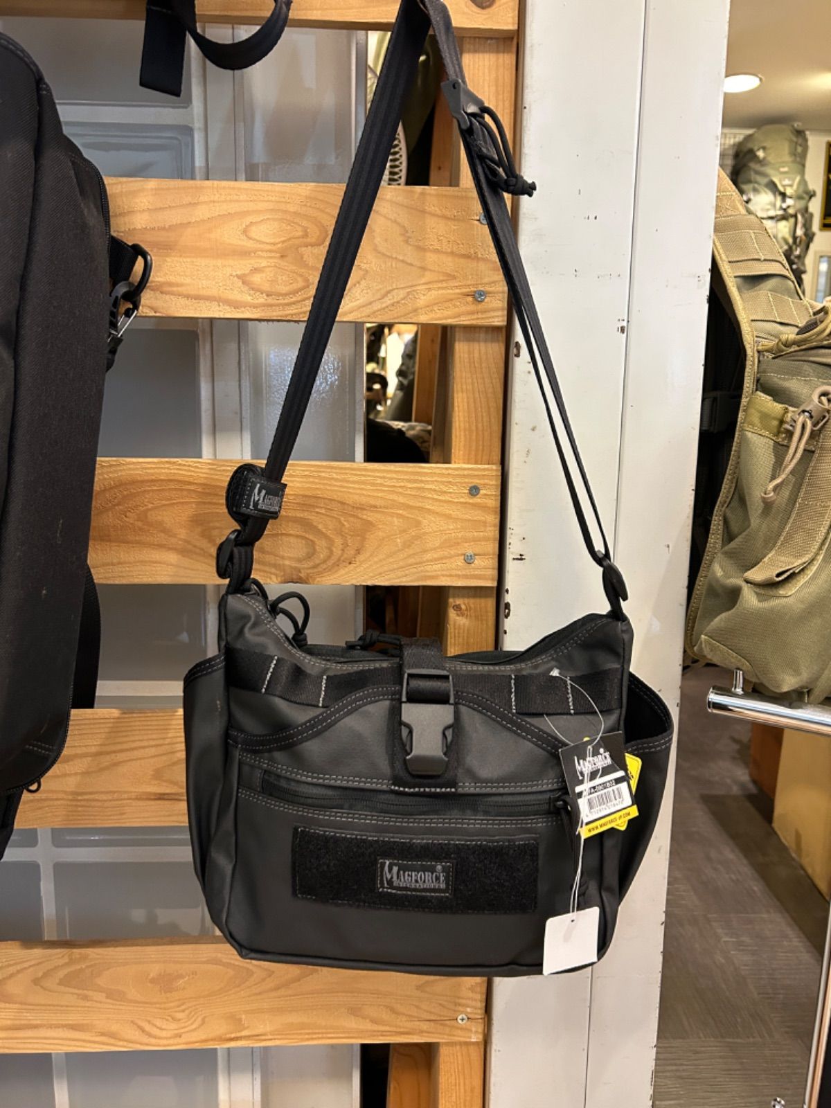 AMAG STUDIO・SLING BOMI ショルダーバッグ AMAG STUDIO・SLING BOMI ショルダーバッグ