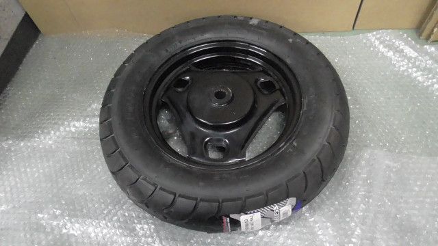 アドレスV125G CF4EA の リアホイール タイヤ付き 1745545816