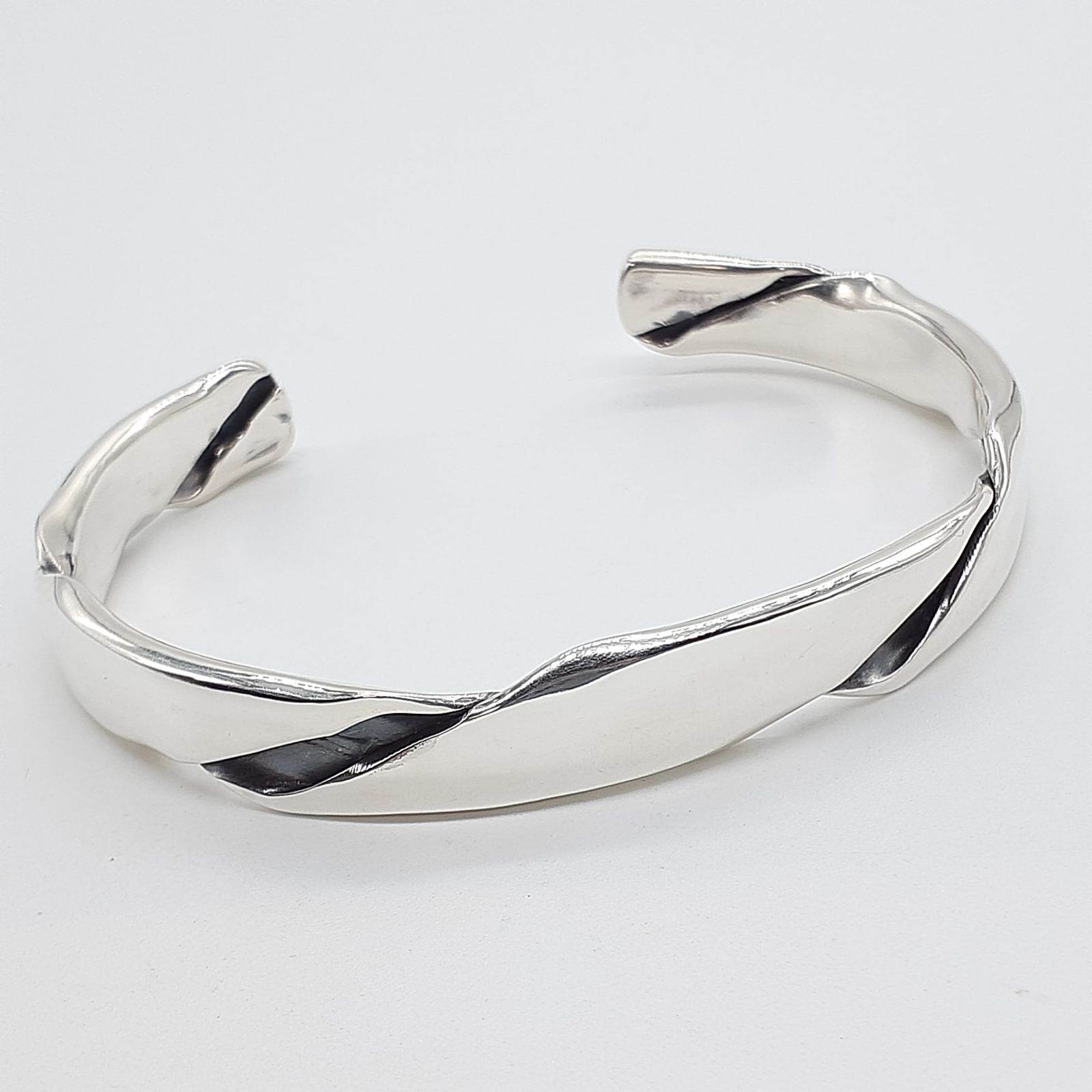 バングル シルバー SILVER 925 ねじれ ツイスト ウェーブ スリットタイプ
