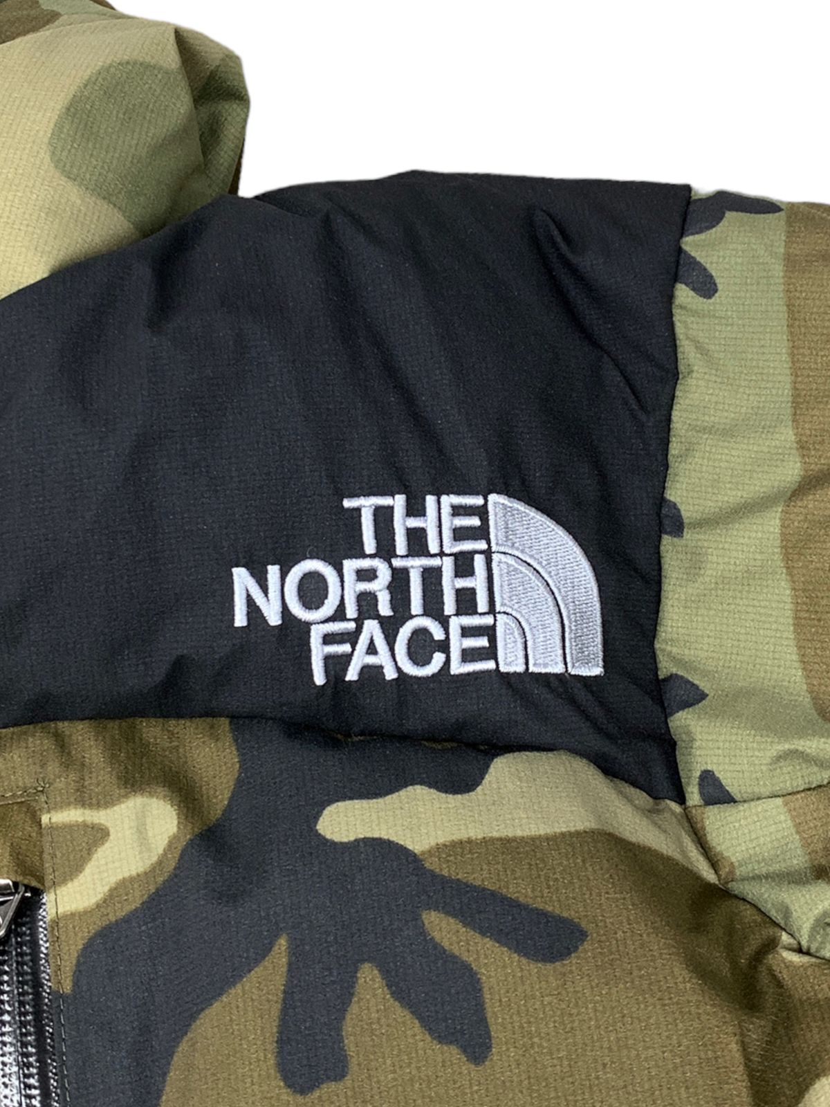 THE NORTH FACE (ザノースフェイス) NOVELTY BALTRO LIGHT JACKET ノベルティ バルトロライト  ダウンジャケット ND91951 XL ウッドランドカモ メンズ/025 - メルカリ