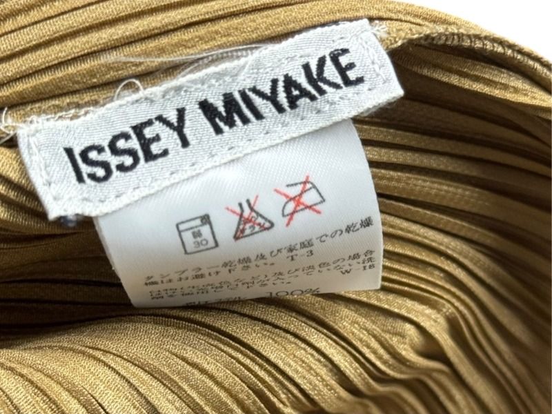 極美品 ISSEY MIYAKE イッセイミヤケ プリーツハイネック
