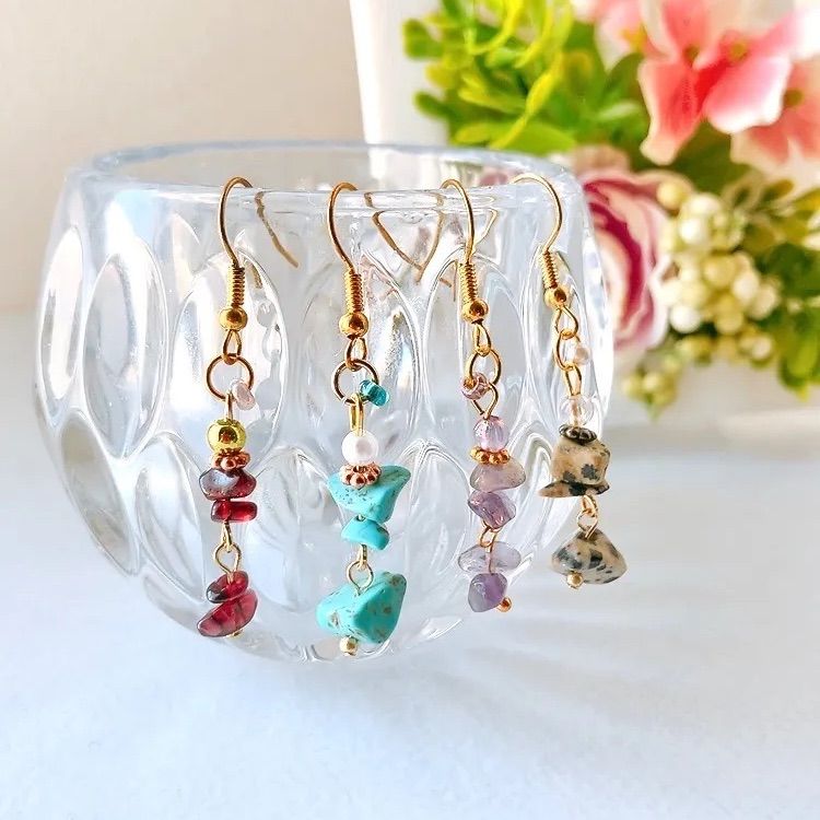 【#1684】レッド　カラフル　さざれ石　ハンドメイド　ピアス　イヤリング haruzakka_sazare-sango