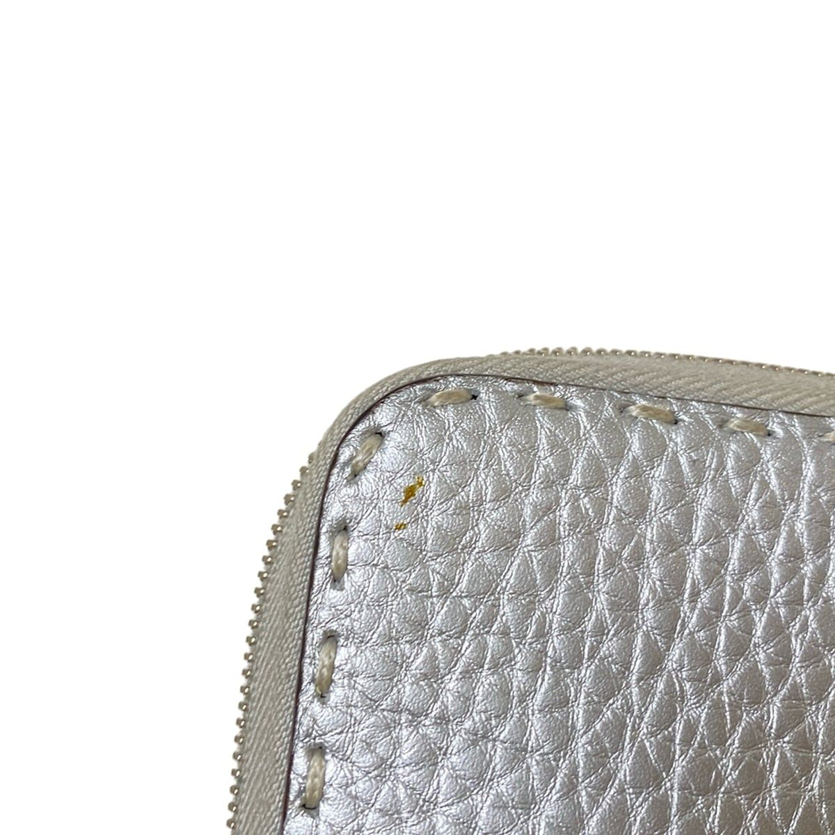 FENDI フェンディ