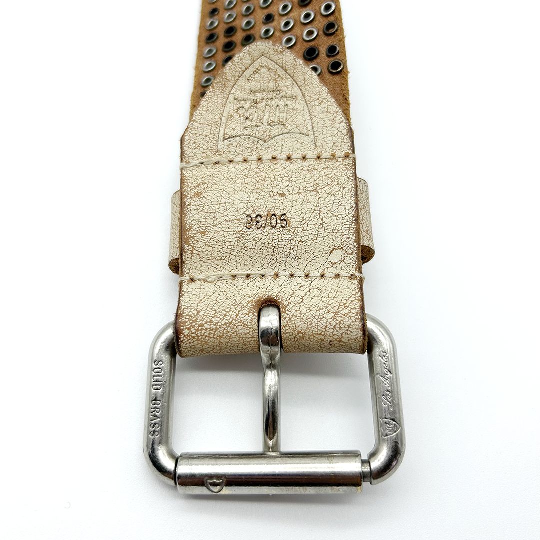 HTC ミリオンスタッズ レザーベルト スワロフスキー - メルカリ 