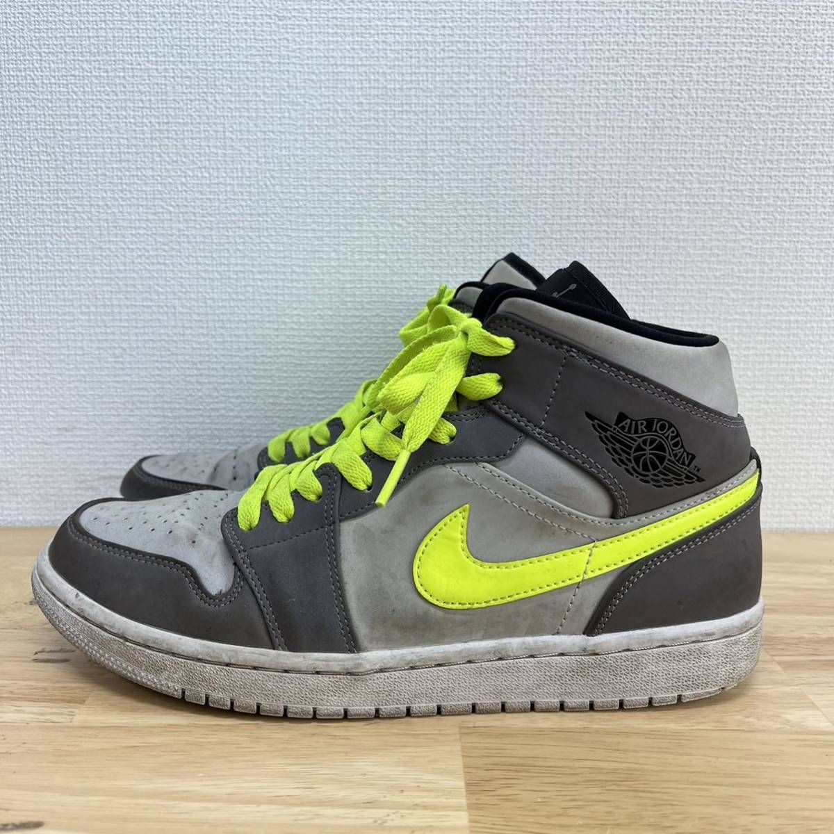 NIKE ナイキ 554724-072 AIR JORDAN 1 MID Gunsmoke Volt エア 
