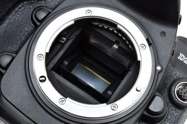 極美品 ｜ Nikon D200 デジタル一眼レフカメラ ボディ ｜M068