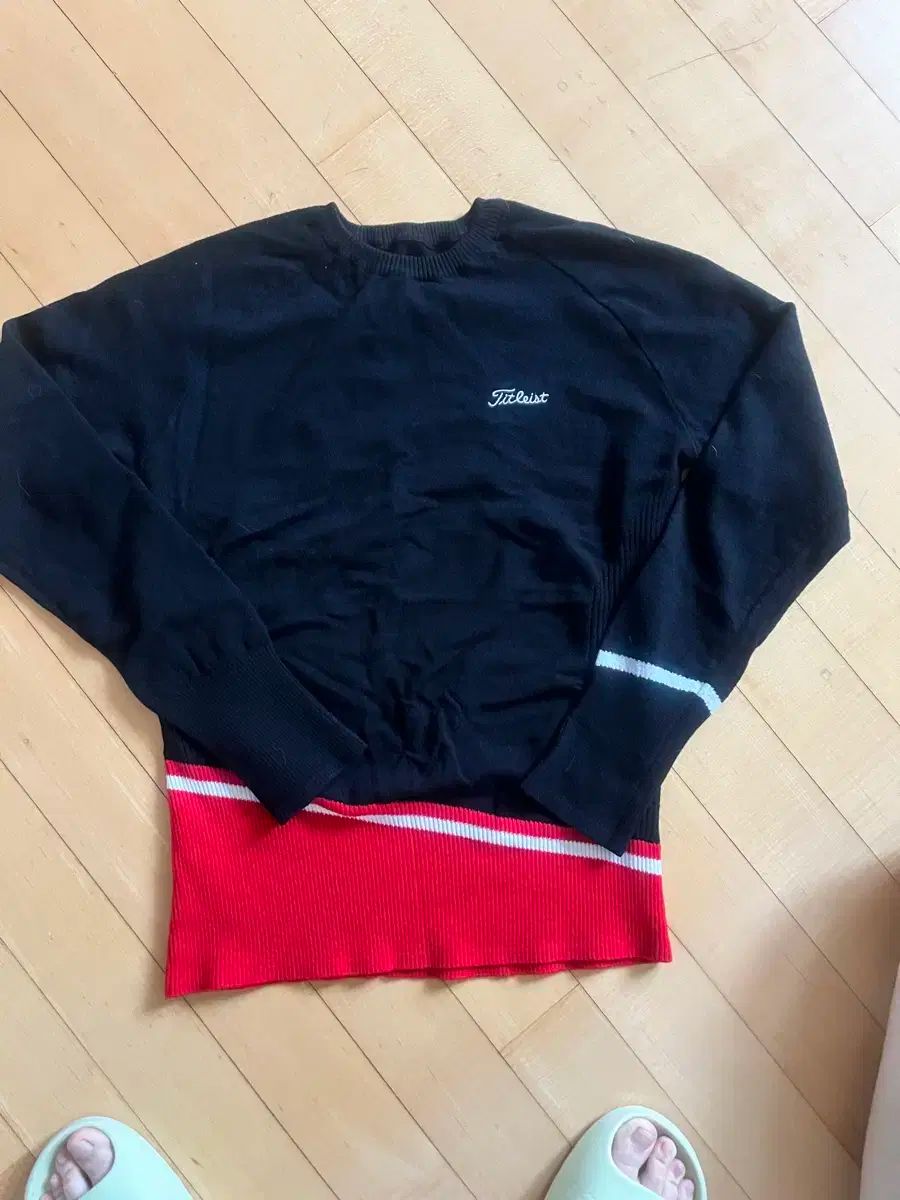 Titleist タイトリスト ブラック|レッド ゴルフ セーター 90