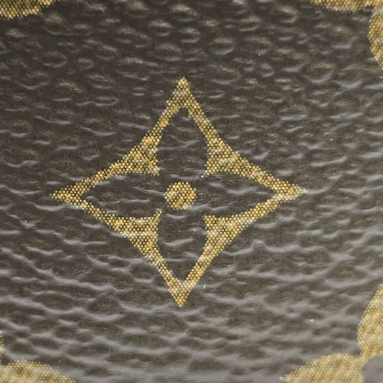 美品 LOUIS VUITTON カチューシャ モノグラム M94557 LOUIS VUITTON】カチューシャ モノグラム M94557 ルイヴィトン LOUIS