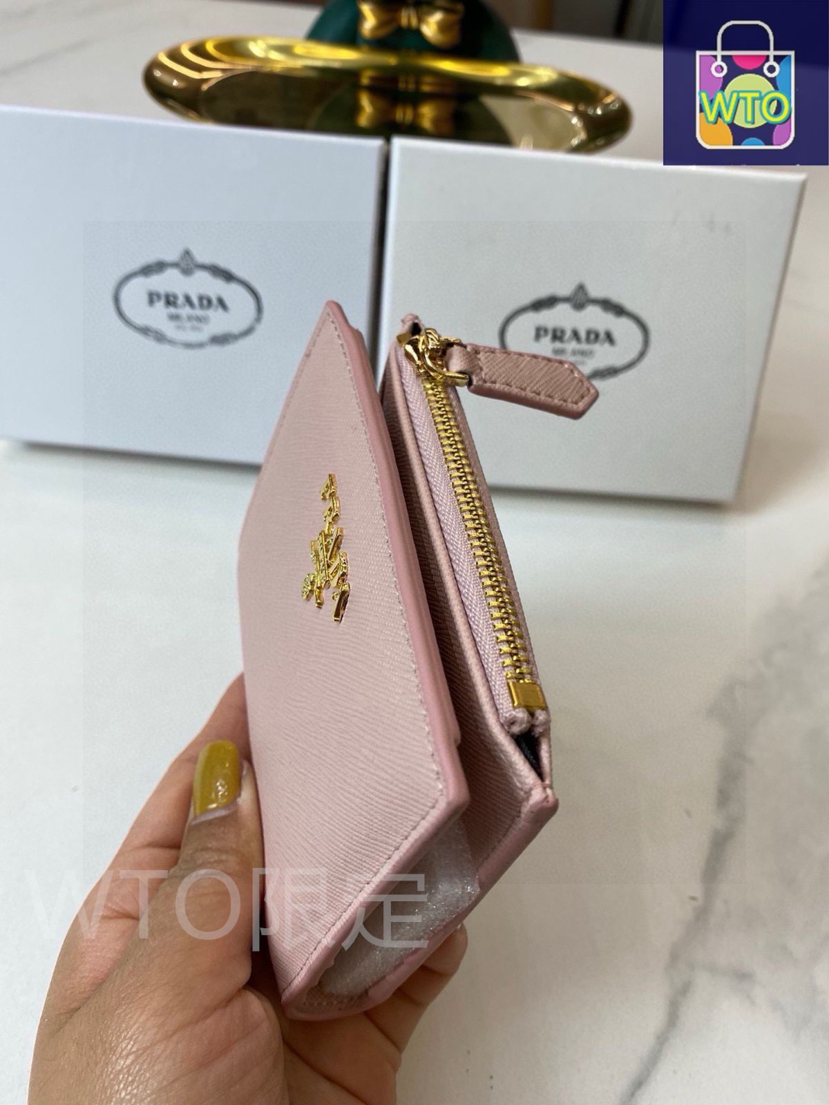 今日特価】Prada 8847 レディースウォレット, トリフォールド