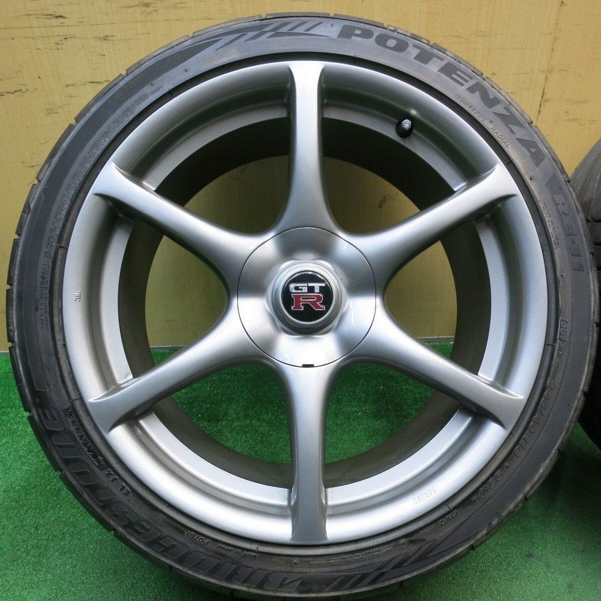 R34 GT-R 純正アルミ・スタッドレスタイヤセット 245/40R18