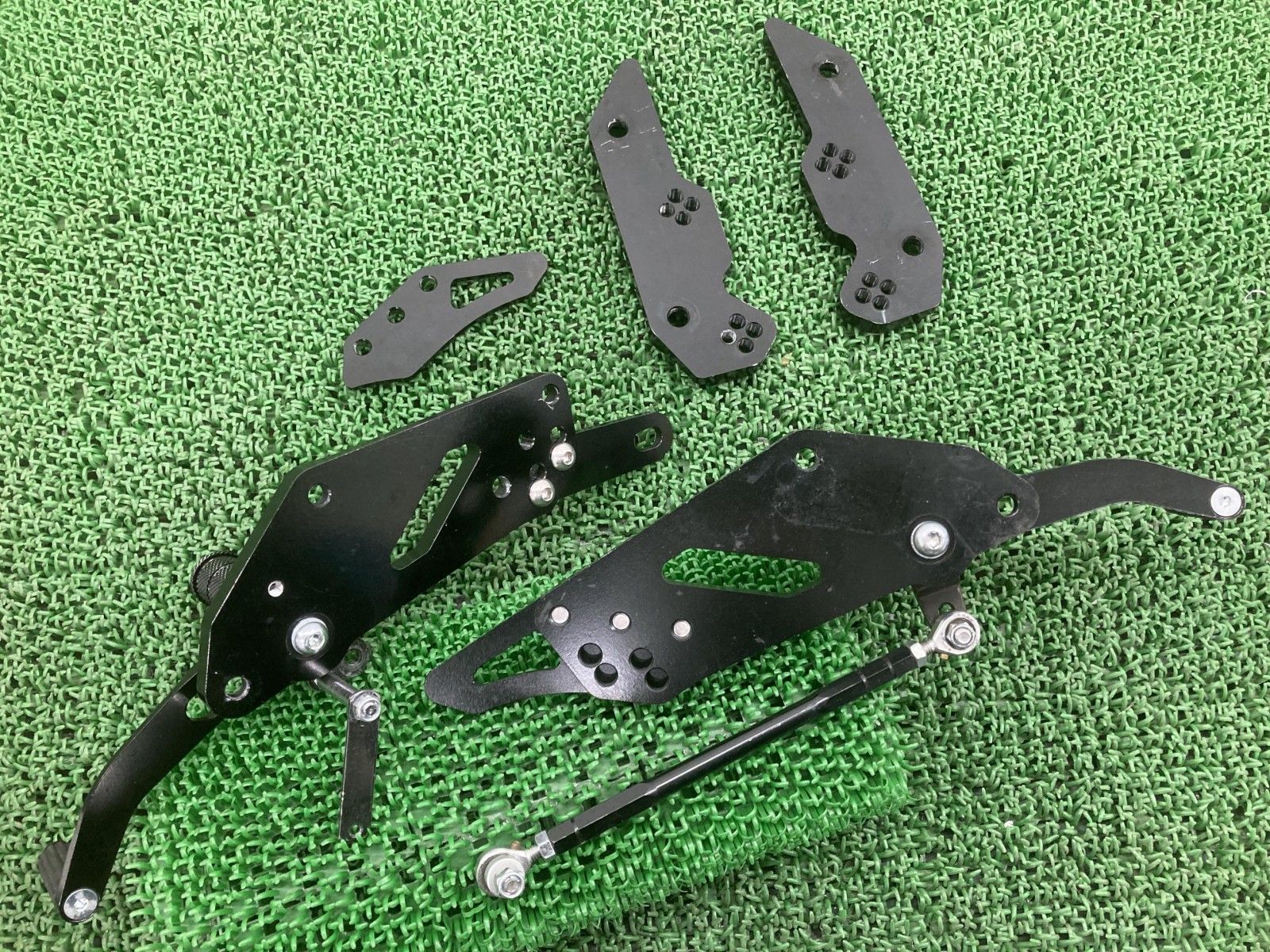 フェイズ製ゼファー1100 バックステップ 左右 純正 バイク 部品