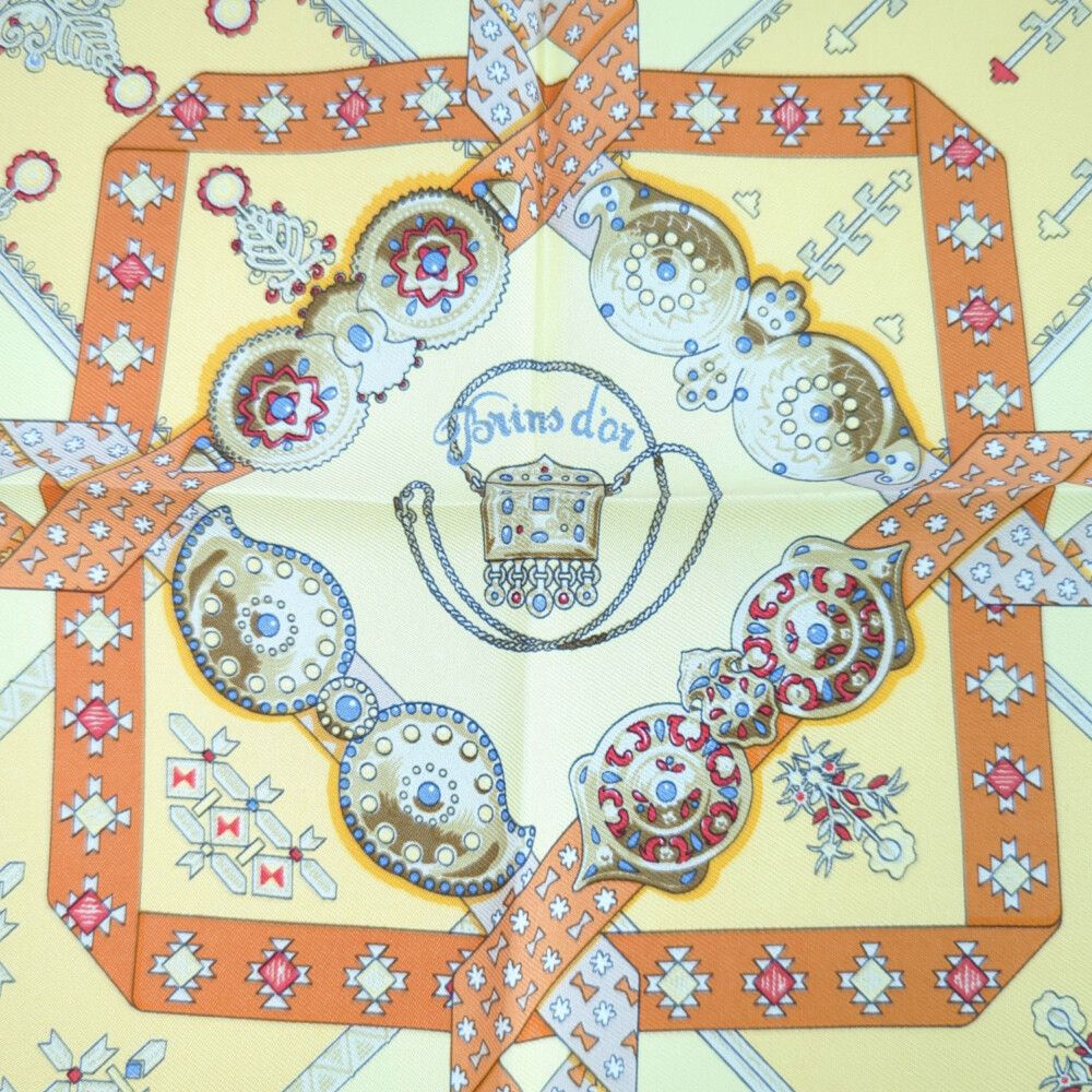 エルメス　HERMES スカーフ　Brins d'or プチカレ HERMES エルメス プチカレ・Brins d or・金の若枝 シルク