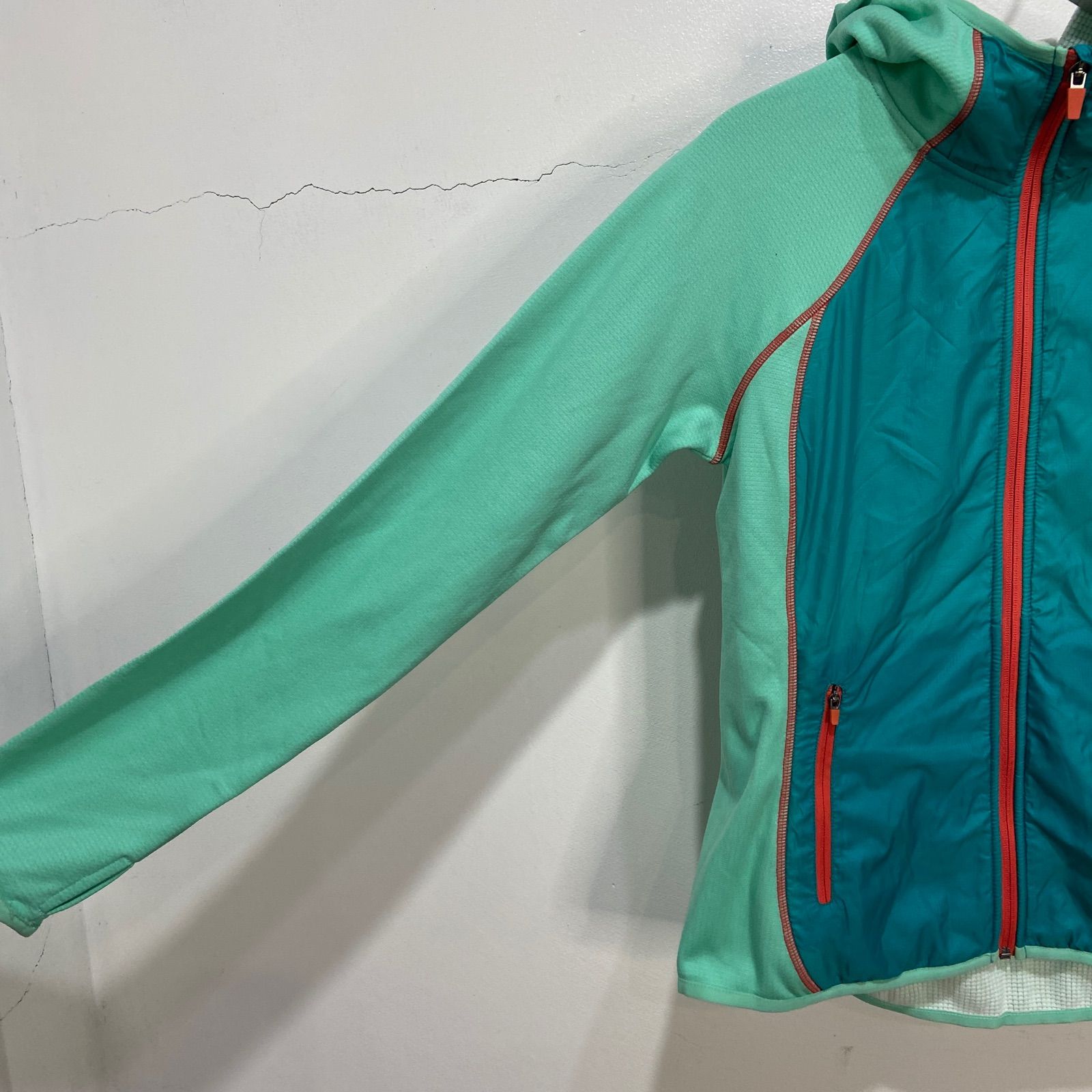【SALE／37%OFF】 MERRELL☆メレル☆切り替えジップパーカー☆レディースS パーカー