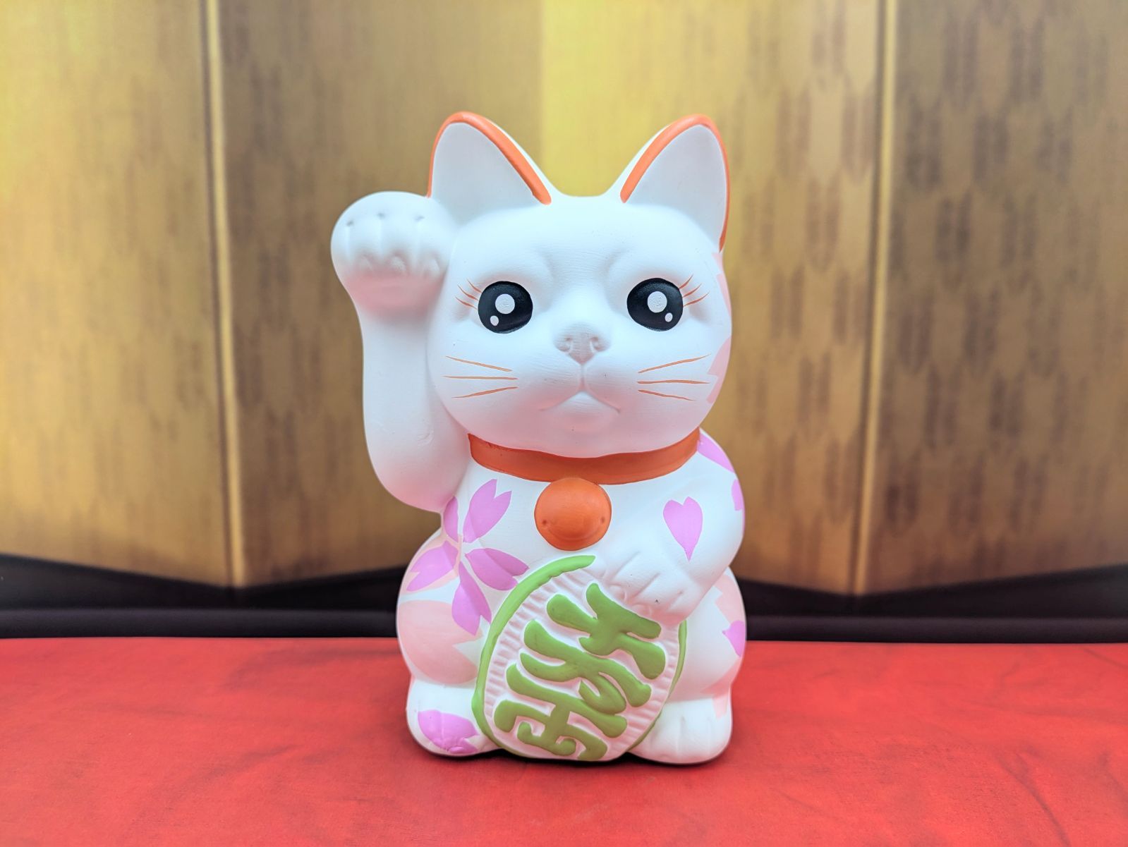 瀬戸焼 招き猫 桜柄 アトリエ巧 貯金箱 縁起物 商売繁盛 金運 陶器製