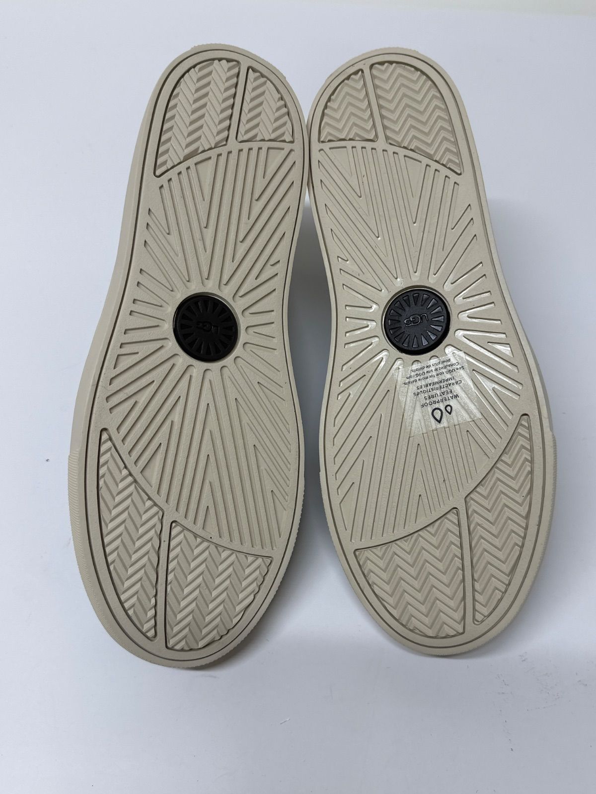 happy　美品　UGGリボングローブ　M ミオ スポーツ ハイ ハイパーウィーブ 1108039｜スニーカー｜UGG