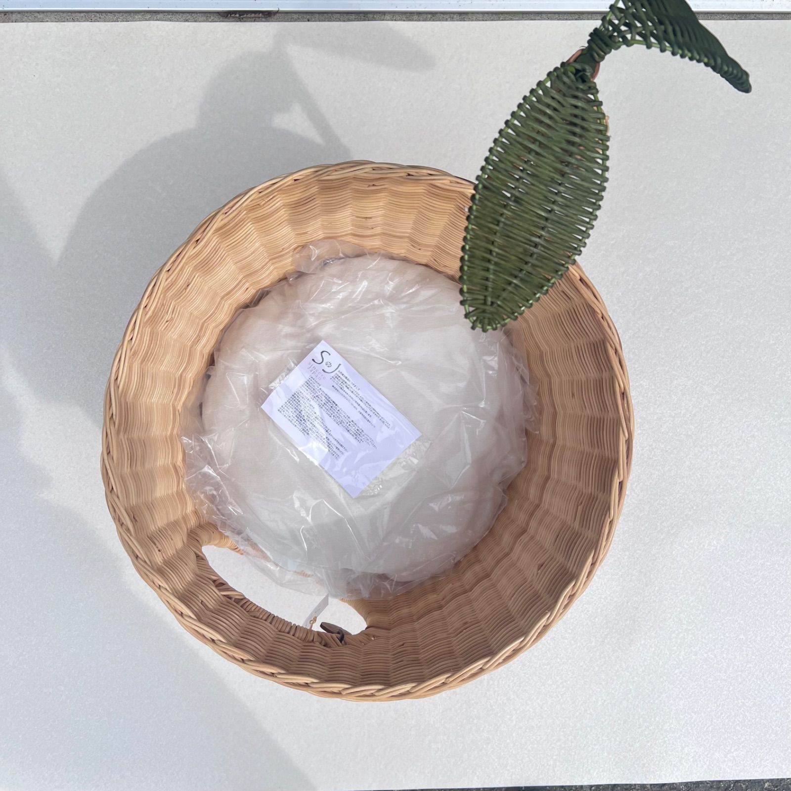 夏物商品 ラタンで作られた