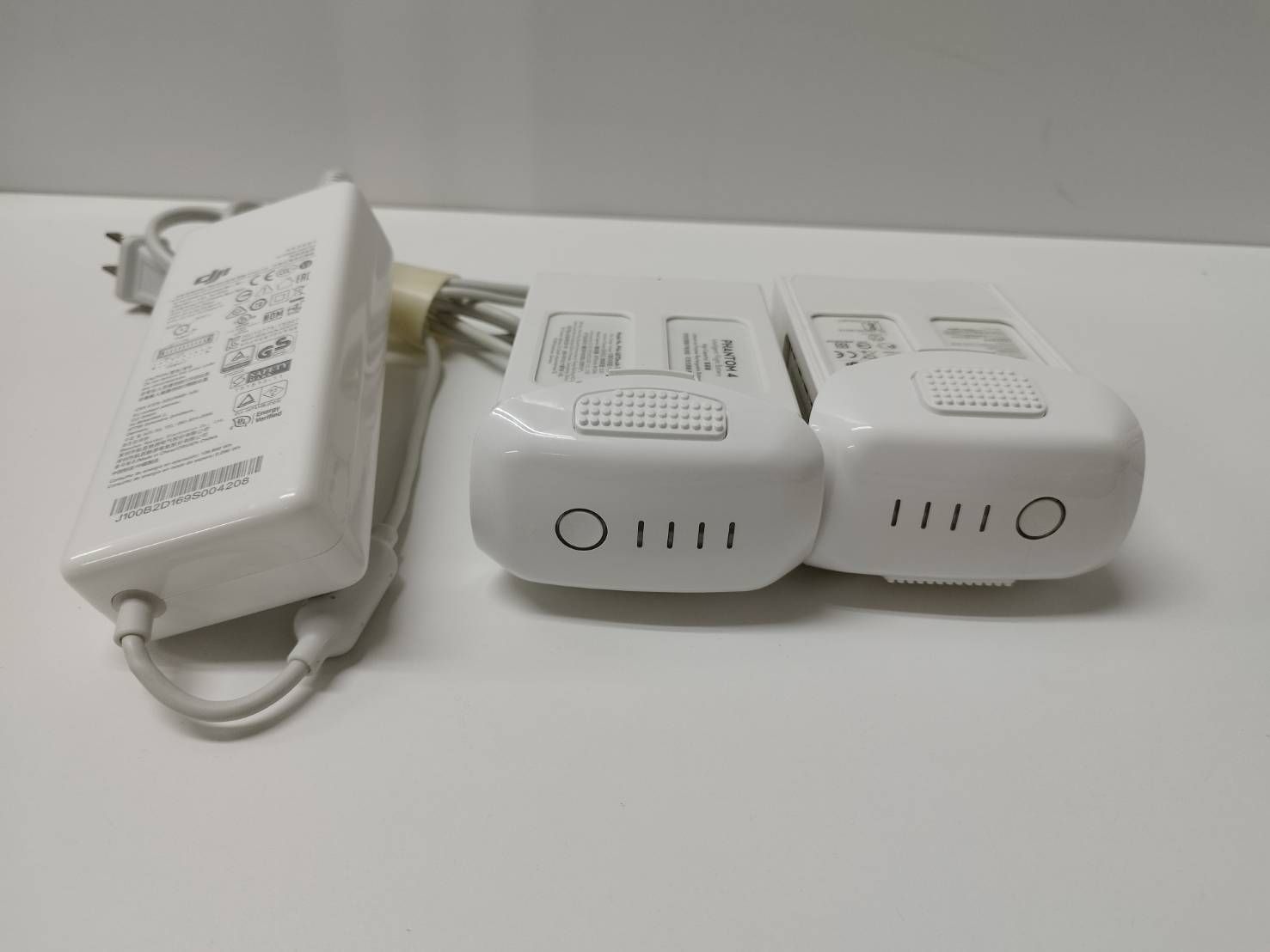 DJI Phantom 4 インテリジェント フライト バッテリー 2本