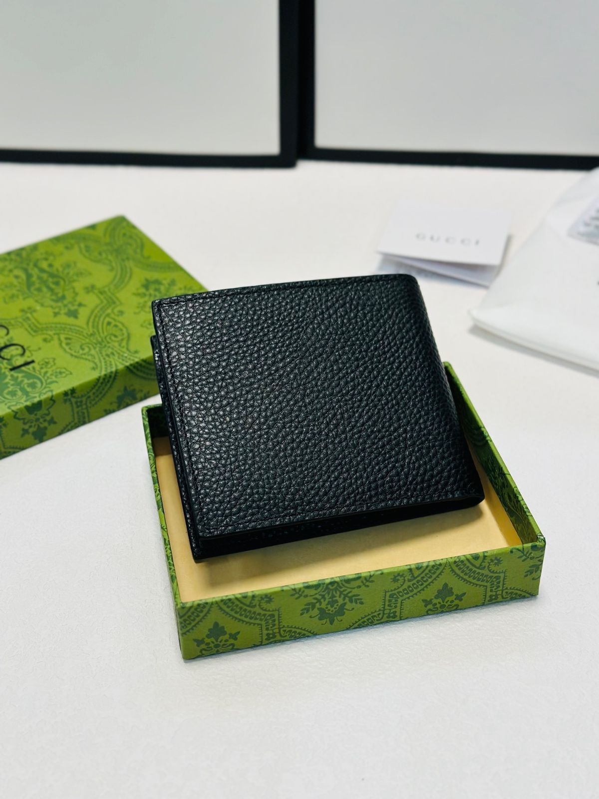 今日 GUCCI グッチ メンズ ブラック 12x10 ソフトレザー ショートウォレット 送料無料 価格-WT0輸入