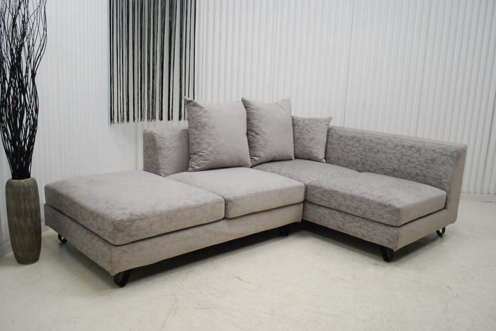 グレイ 240619-フォード左カウチ