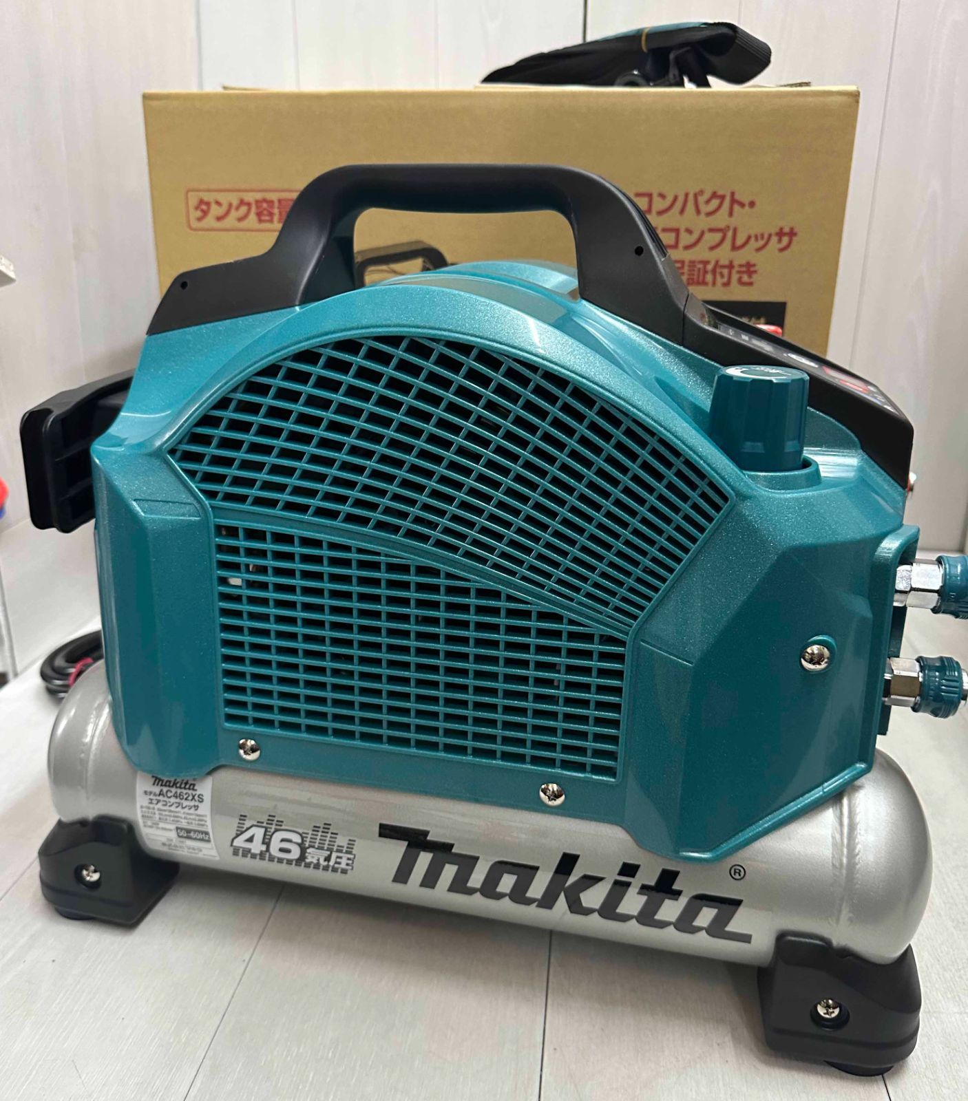 新品 ★ makita マキタ エアコンプレッサ AC462XS ショルダベルト付 ブルー コンパクト 100V 静音 高圧 常圧 容量7L 低振動 低騒音 一般圧/高圧 未使用