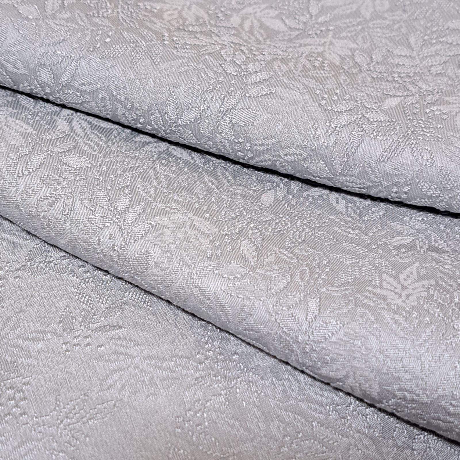 丸に蔦紋 グレー地にボタニカルな地紋