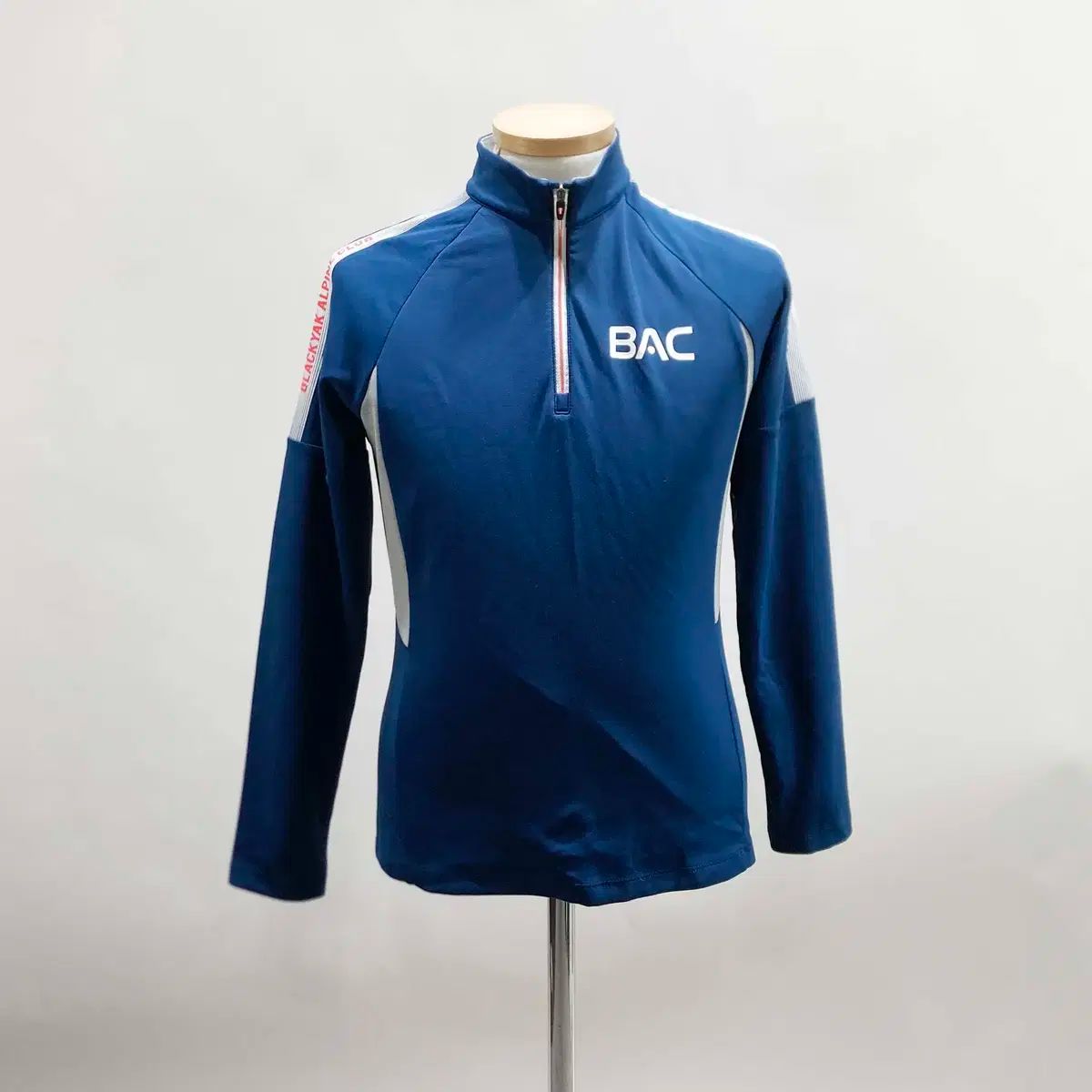 BLACK YAK(ブラックヤク) 2020 女性用ハイキング T シャツ 90 ジンの感覚