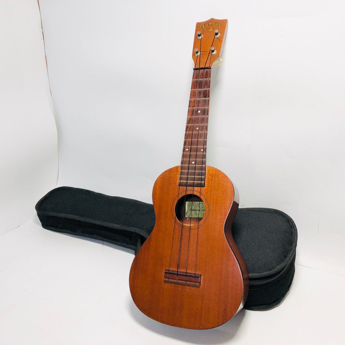 出音良好♪ FAMOUS FU-200C フェイマス ソプラノウクレレ ハワイアンコア合板使用