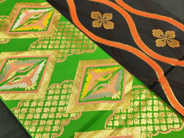 向かい蝶 花柄