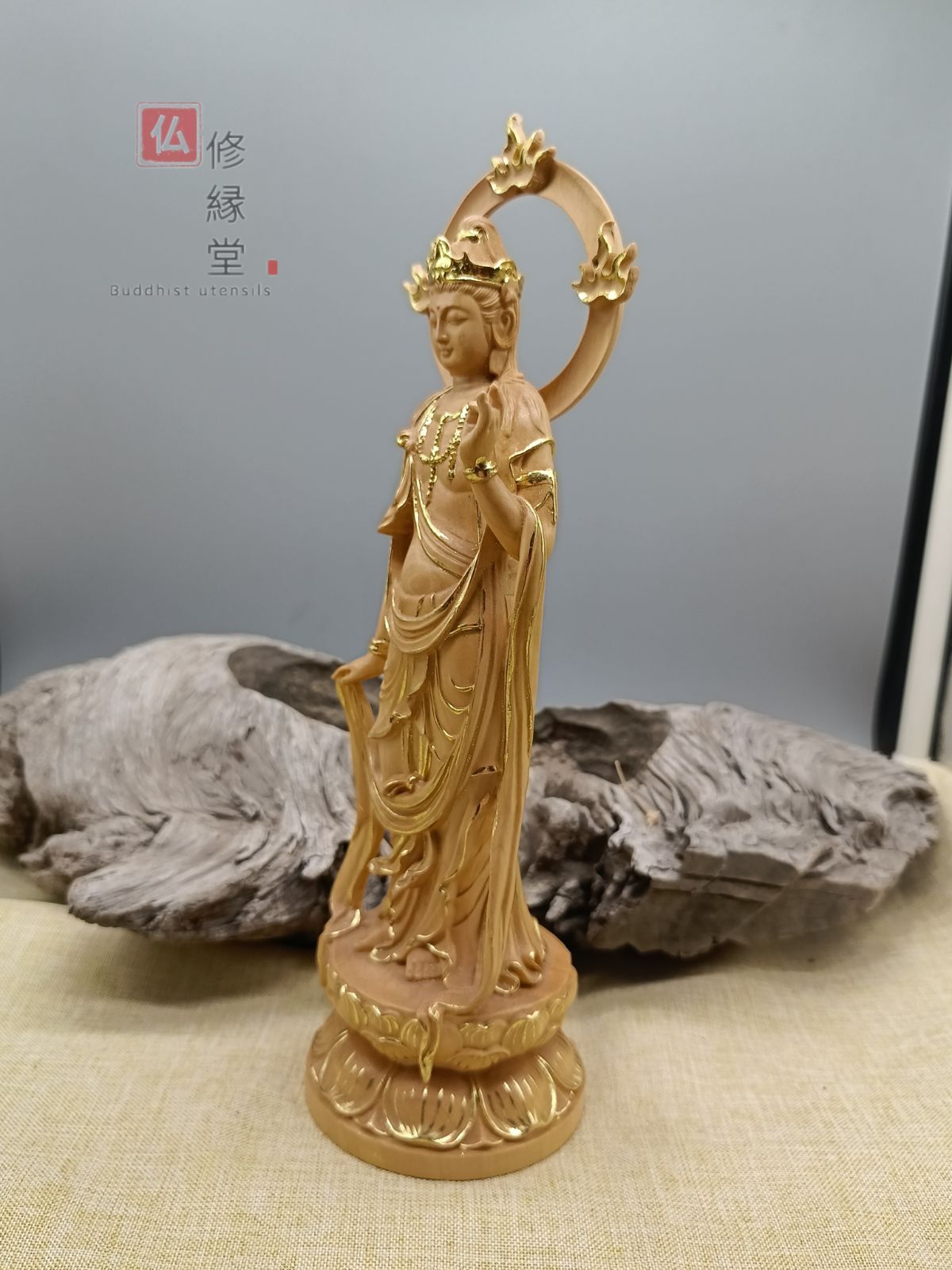【修縁堂】彩繪切金 勢至菩薩仏像立像 供養品 木彫仏教 美術工芸品 風水 開運 修縁堂】彩繪切金 勢至菩薩仏像立像 供養品 木彫仏教 美術工芸