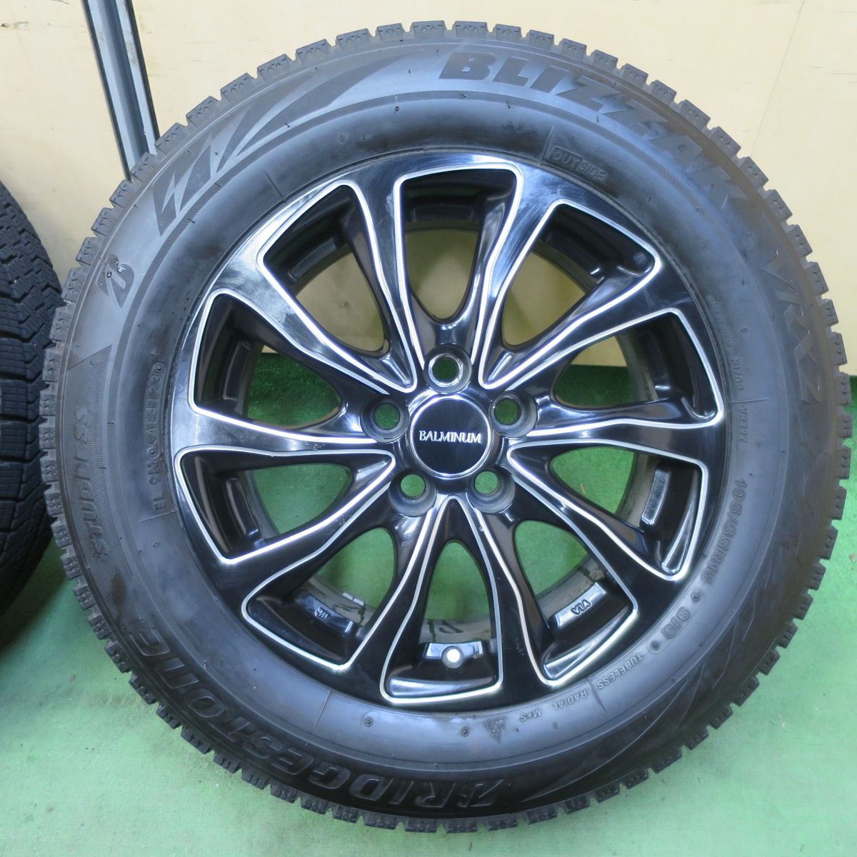 新品ブリヂストンVRX2スタッドレスセット2024年製195/65R15ノア等 新品ブリヂストンVRX2スタッドレスセット2024年製195/65R15ノア