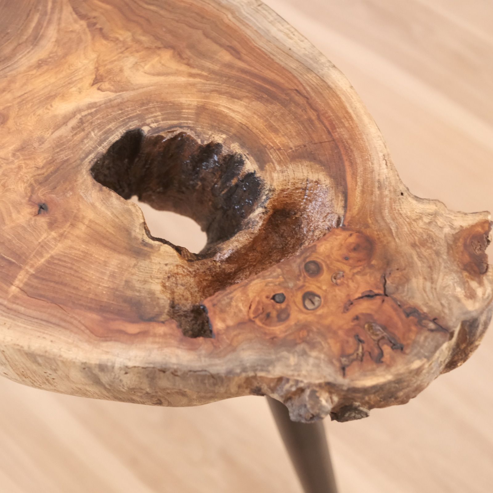 欅のテーブル / コーヒーテーブル / サイドテーブル / table / 一枚板