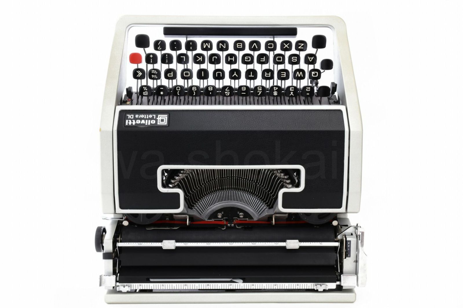 専門店でオーバーホール済のタイプライター olivetti Lettera DL