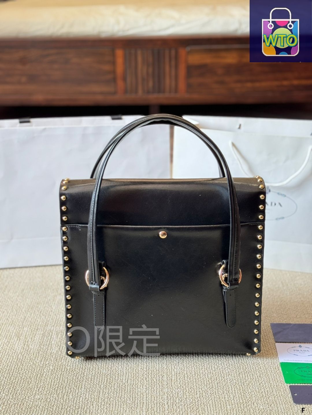 PRADA レトロショルダーバッグ - チョコレートカラー