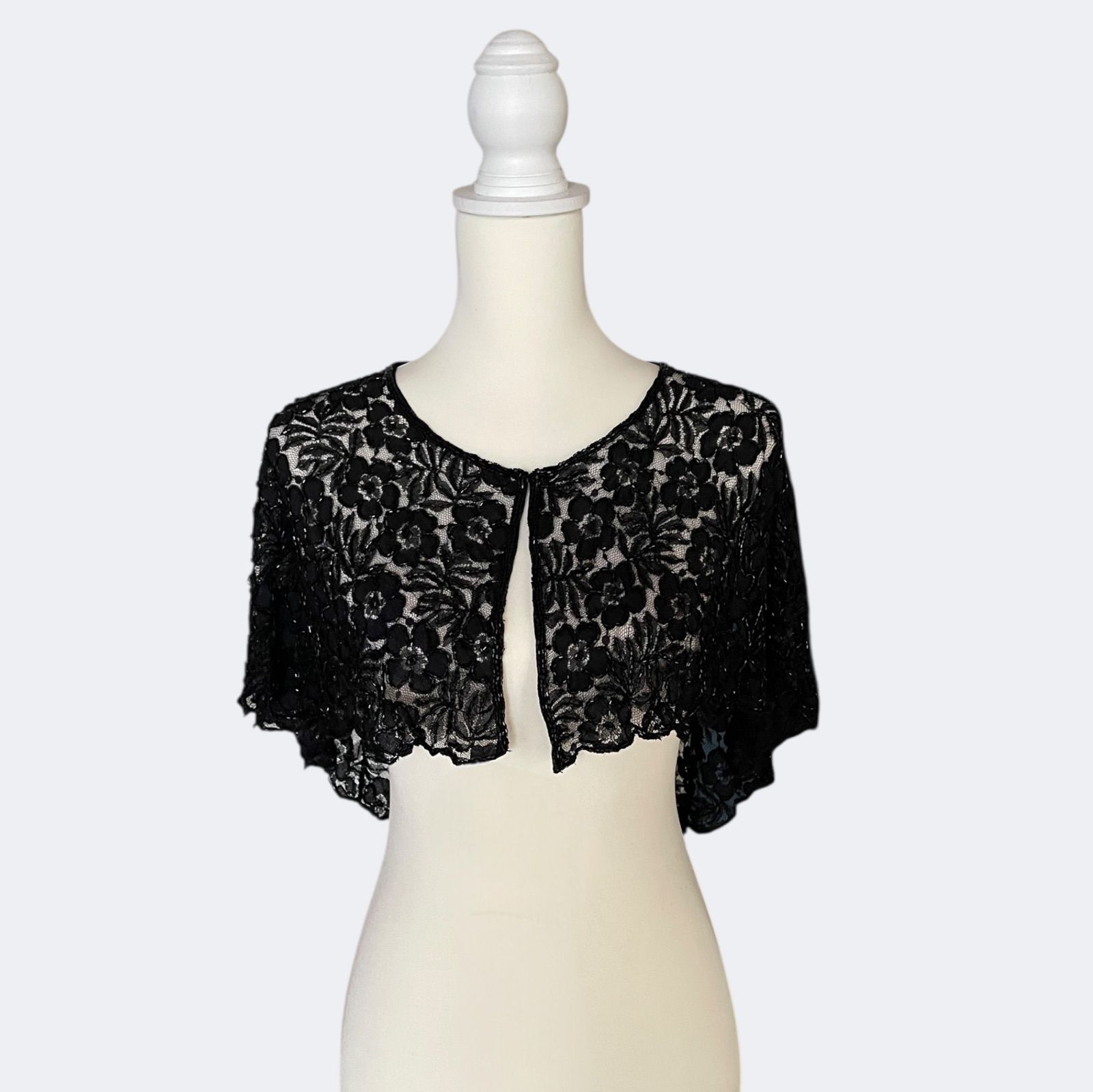 ROMANローマン 上品ビーズお花レースのブラックフ ケープ ONEサイズ