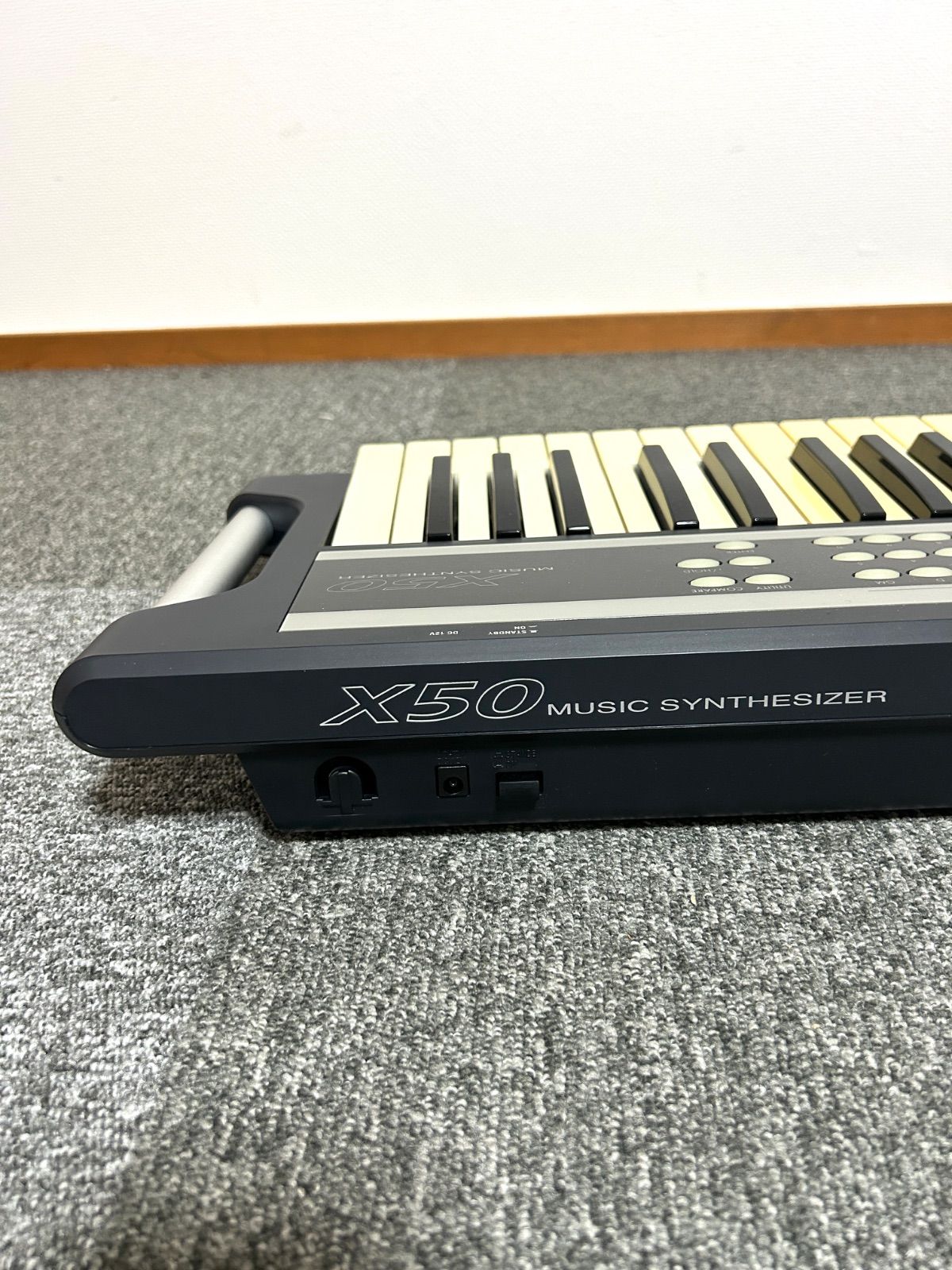 美品 KORG X50 音楽シンセサイザー 61鍵 Amazon | KORG X50 | チューナー | 楽器・音響機器