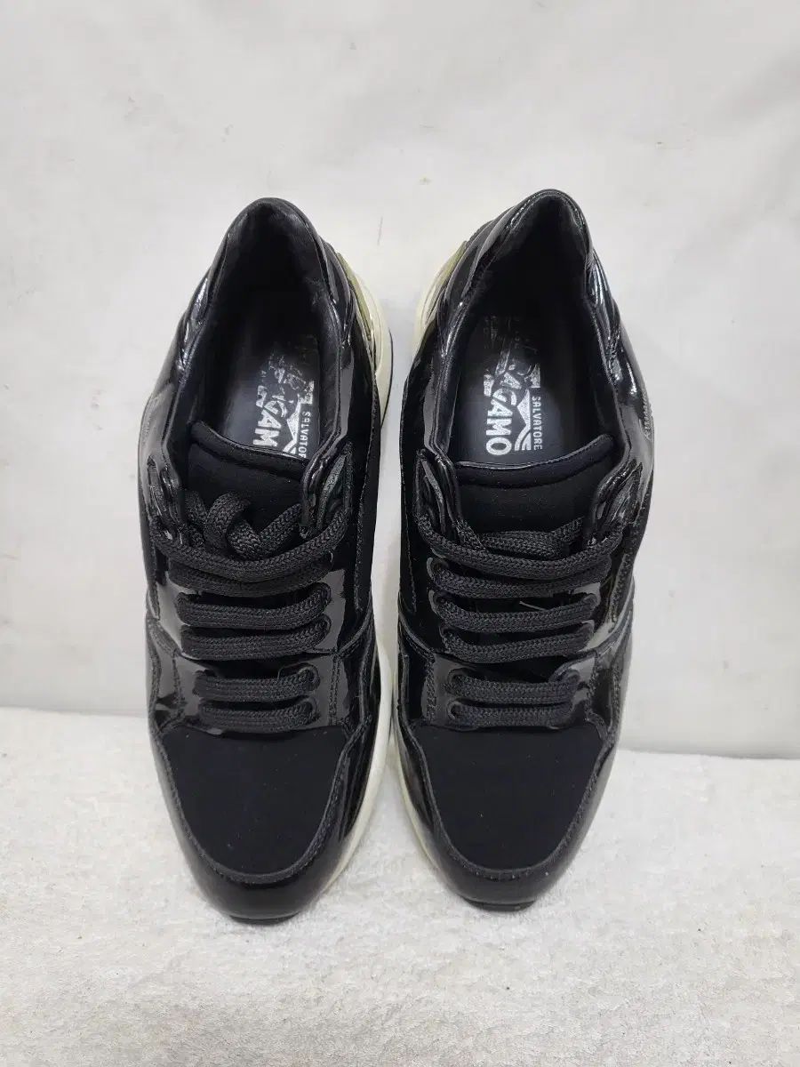 スニーカー shop取引では対象外