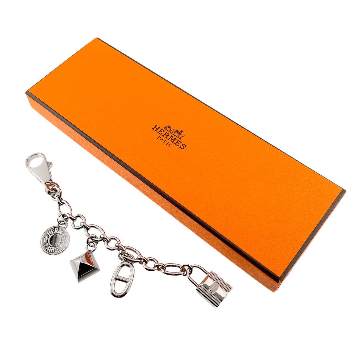 新品同様 エルメス HERMES アミュレット4 オルガ バッグ チャーム シルバー カデナ シェーヌダンクル メドール セリエ 90264148 -  メルカリ