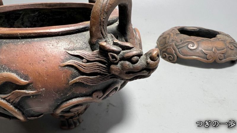 中国古美術・南宋官窯款・青釉鬲式三足香炉・観賞用・陶磁器・仏壇