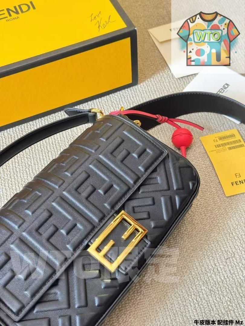 FENDI フェンディ