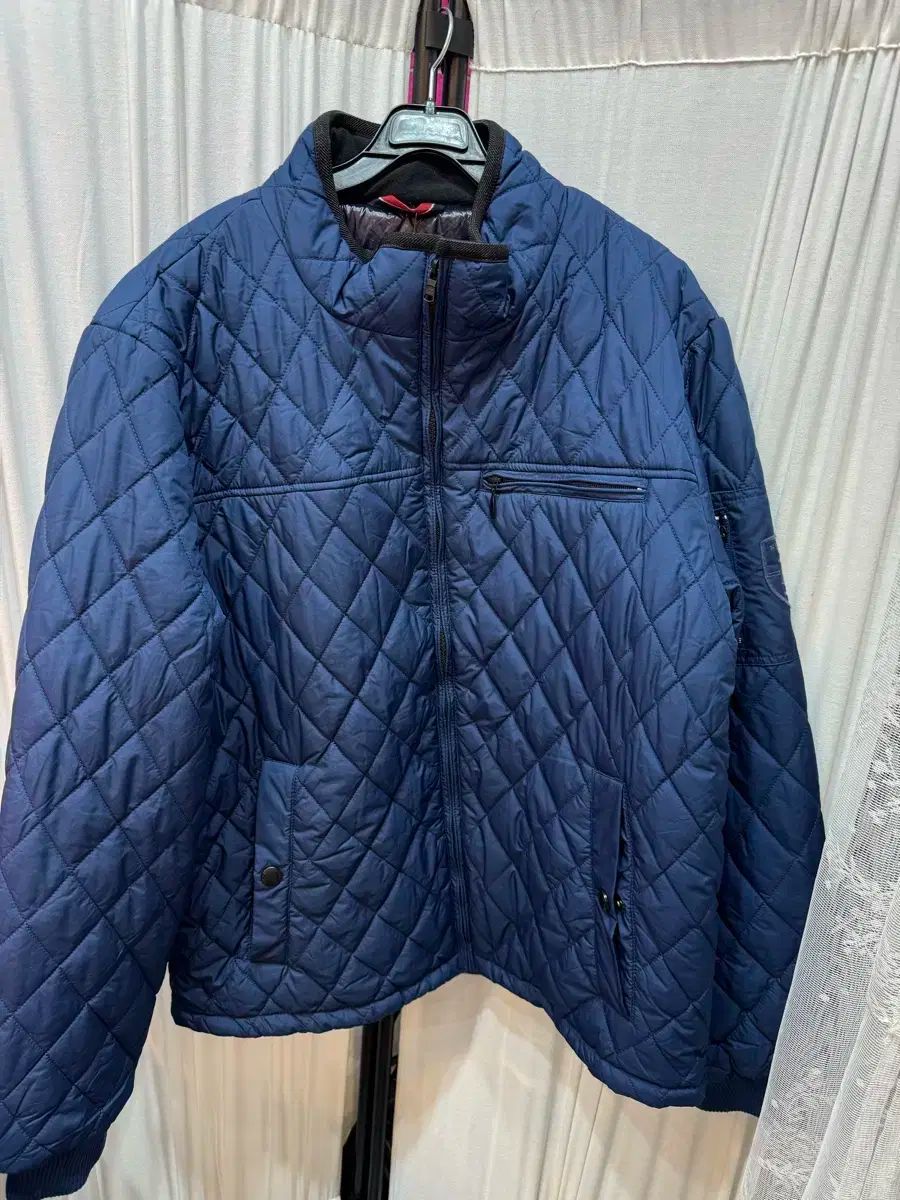 Tommy Hilfiger(トミーヒルフィガー) ダウンジャケット
